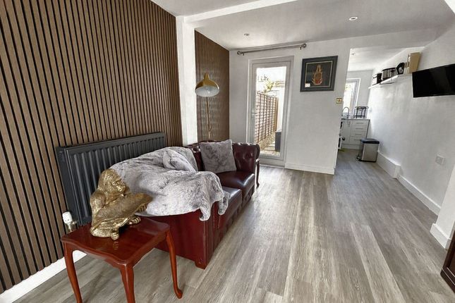 5, Victoria Place, Gosport photo 3