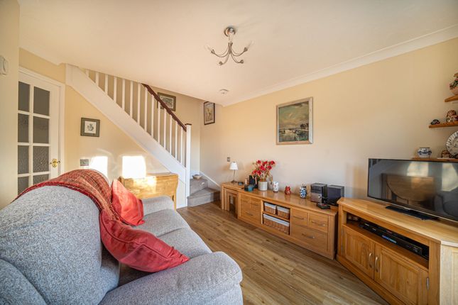 6 Holland Drive, Andover photo 4