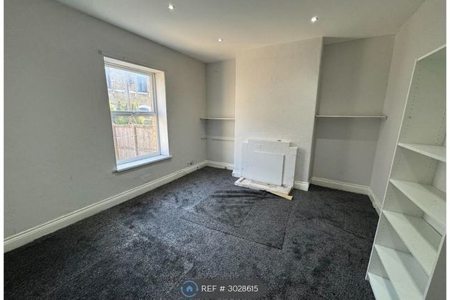 Laburnum Terrace, Huddersfield photo 3