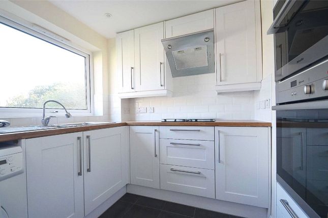 3 Weymouth Court,, Grange Road, Surrey photo 3