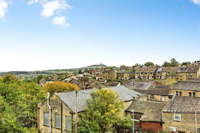 8, Deyne Road, Huddersfield photo 4