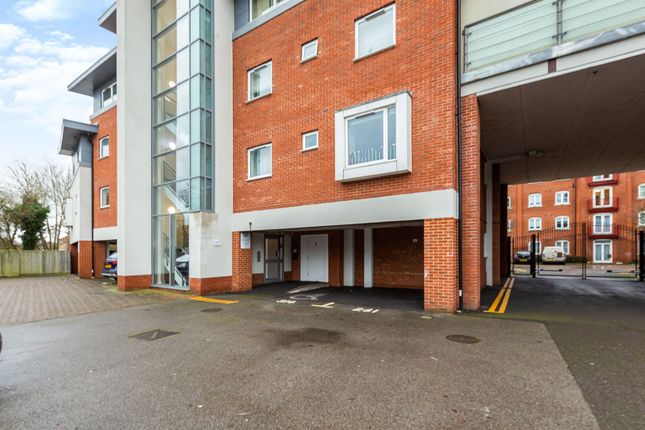 Flat for sale in Coxhill Way, Aylesbury