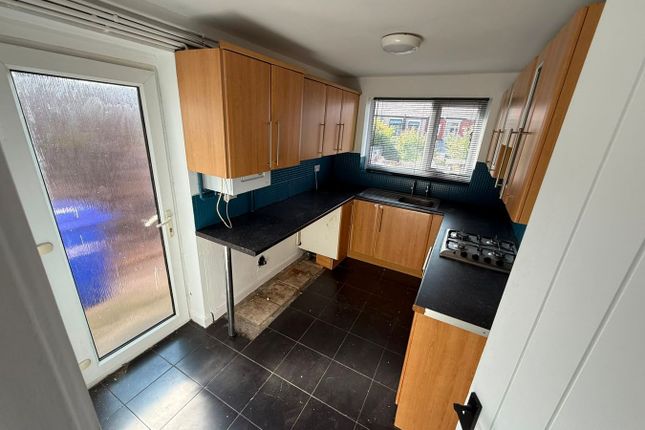 52, Albion Street, Radcliffe, Manchester photo 4