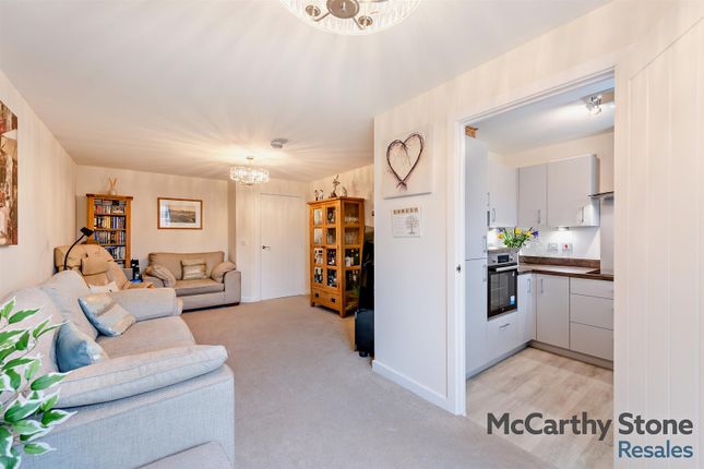 18 Symonds Grange, Hooton Road, Neston photo 3