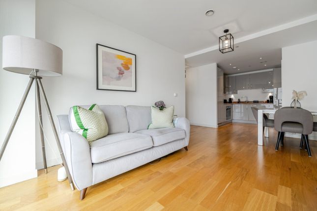 18 Cutter Lane, Greenwich photo 3