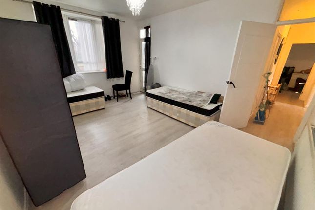Flat for sale in Sidney House, Old Ford Road, London
