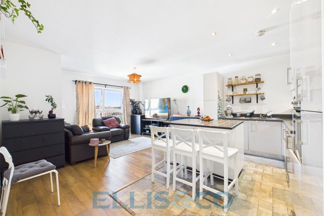 Flat 83,, Orchid Court, Tonbridge photo 3