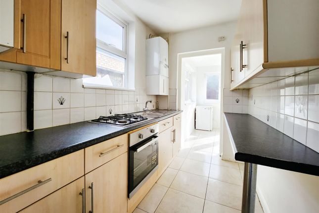 Thumbnail Property to rent in Broadwater Road, London