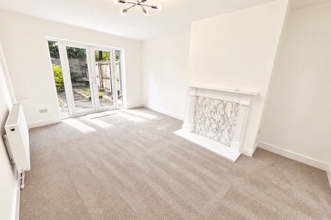 215 Wilbraham Road, Fallowfield, Manchester photo 2