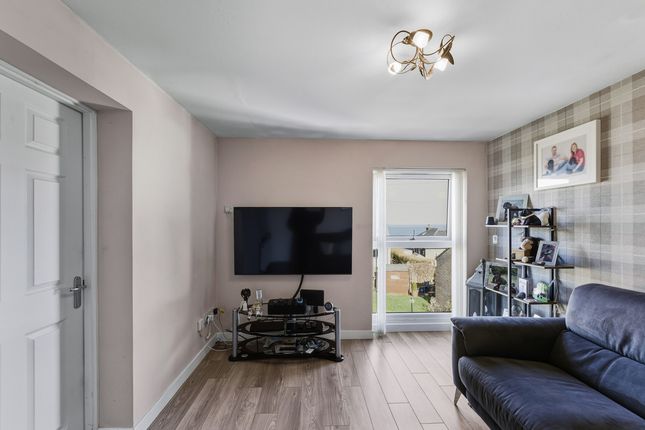Flat D, 89, Coillesdene Avenue, Edinburgh photo 2
