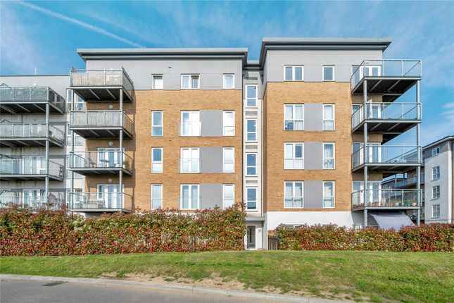Flat to rent in Pennyroyal Drive, West Drayton