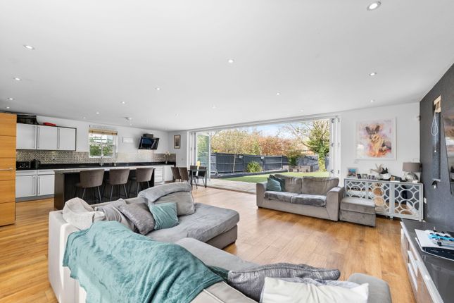 6, Brier Lea, Tadworth photo 4