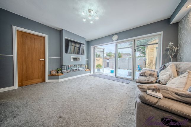 27, Beldon Lane, Bradford photo 4