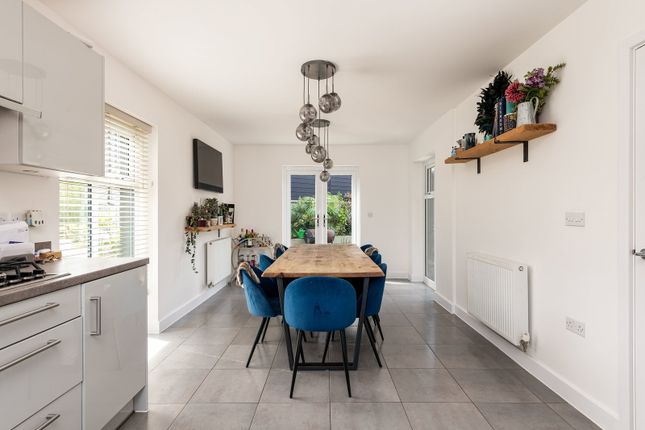 14, Nightingale Drive, Rochester photo 4