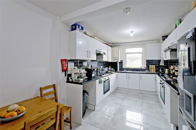 82, Roseberry Gardens, London photo 2
