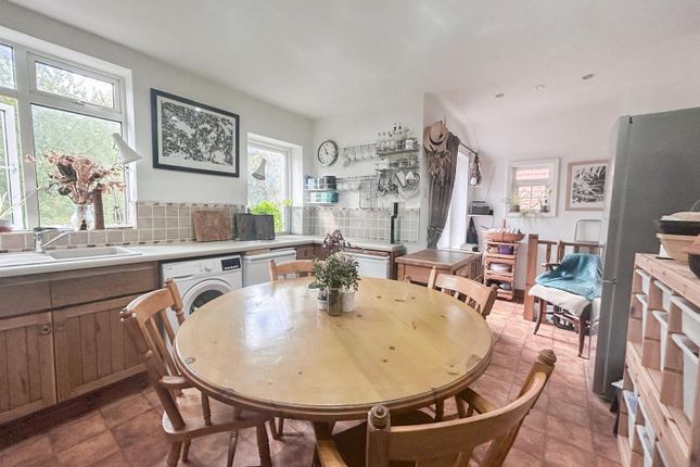 2, St. Margarets Crescent, Bexhill-On-Sea photo 4