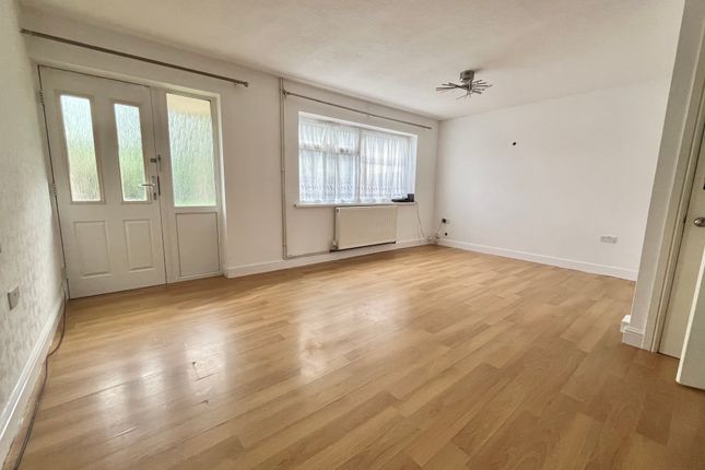 Property to rent in St. Marys Way, Hucknall, Nottingham