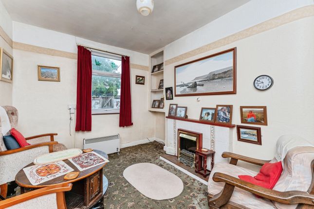 3 Fern Bank,, Village Road, Clwyd photo 2