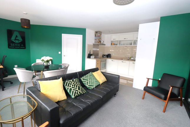 Flat for sale in 43 Wessex Court, Farnborough