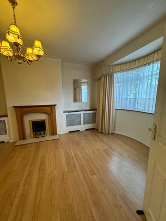 32, Glebe Road, Rainham photo 5