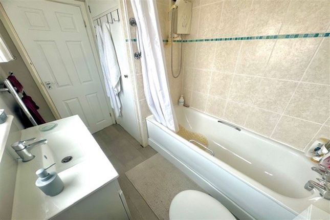 Flat 44, Brook Court Brook Valley, Southampton photo 4