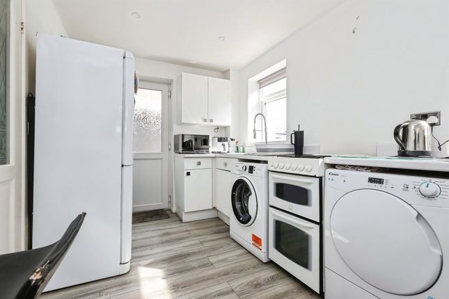 15, Bradewell Road, Birmingham photo 4