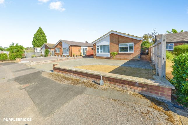 25, Cedar Avenue, Hitchin photo 2