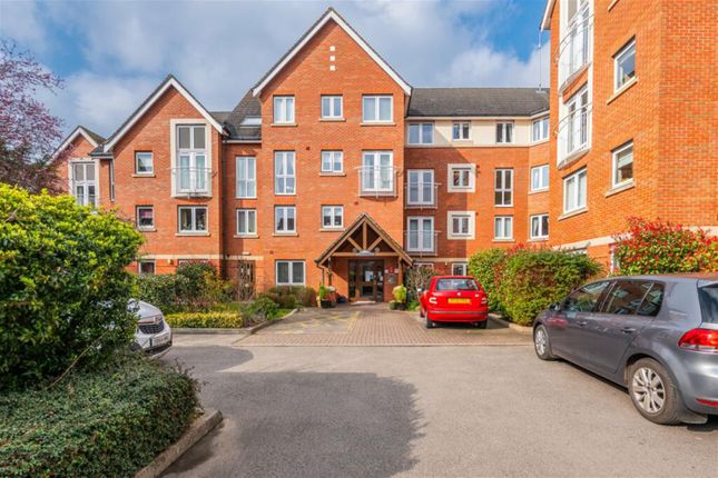Flat to rent in Hathaway Court, Alcester Road, Stratford-Upon-Avon