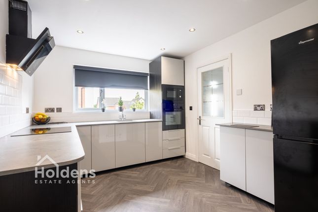 41 Meadowfields, Blackburn photo 4