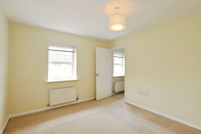 8, Goldfinch Road, Oakham photo 3