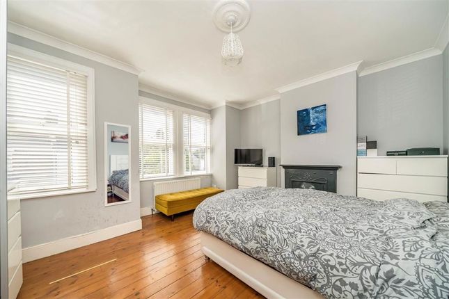 263, Eastcombe Avenue, London photo 4