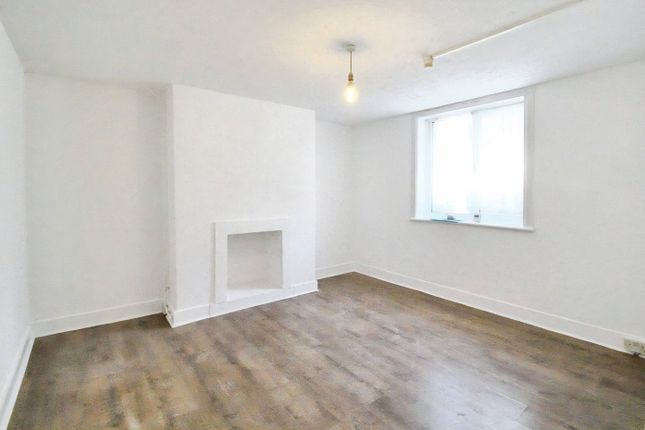 20a, The Close, Rochester photo 2