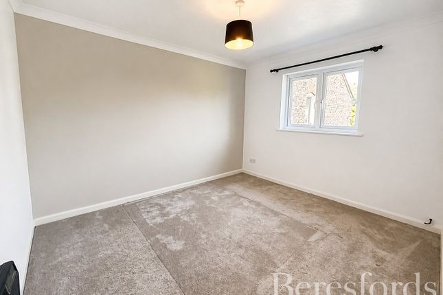 43, Hallcroft Chase, Colchester photo 5