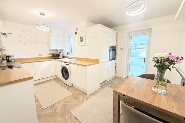 20, Beckside Gardens, Brampton photo 2