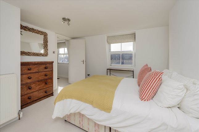 64, St Stephens Avenue, Shepherd's Bush W12 photo 3