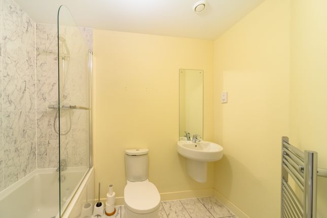 Flat for sale in Kestrel Road, Farnborough