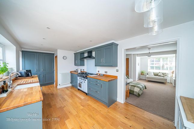 4, Turf Close, Cannock photo 2