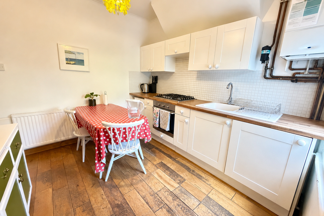 2-bed house on 53, London, £1,900/mo