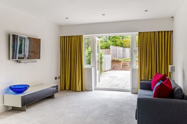 High Meadows,, Leatherhead Road, Leatherhead photo 4