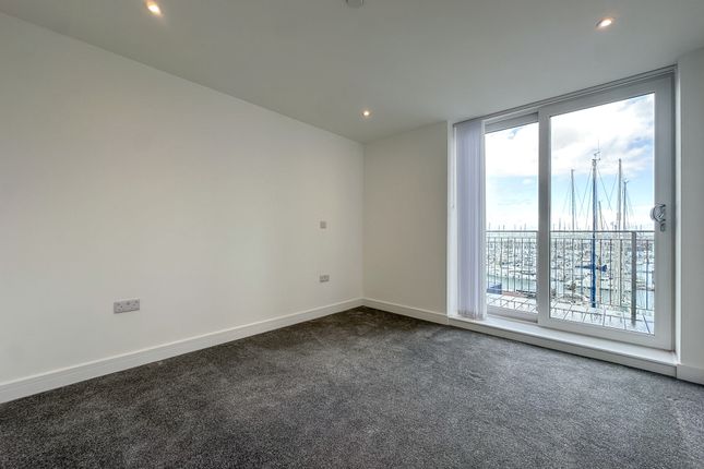 Flat 14, Marina View, Mumby Road, Gosport photo 5