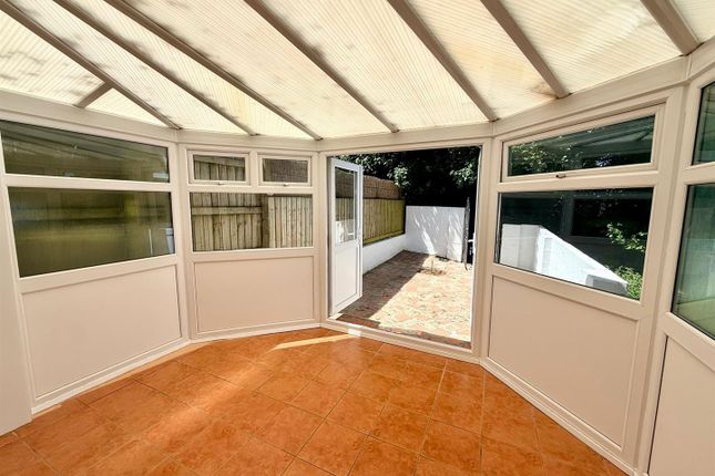 86, Kenmare Drive, Plymouth photo 4