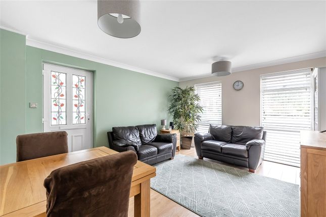 4, Farnborough Close, Kent photo 3