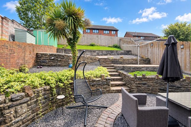 1 Ynys Hir, Pontypridd photo 2