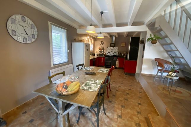 Bungalow for sale in Limoux, Languedoc-Roussillon, 11300, France