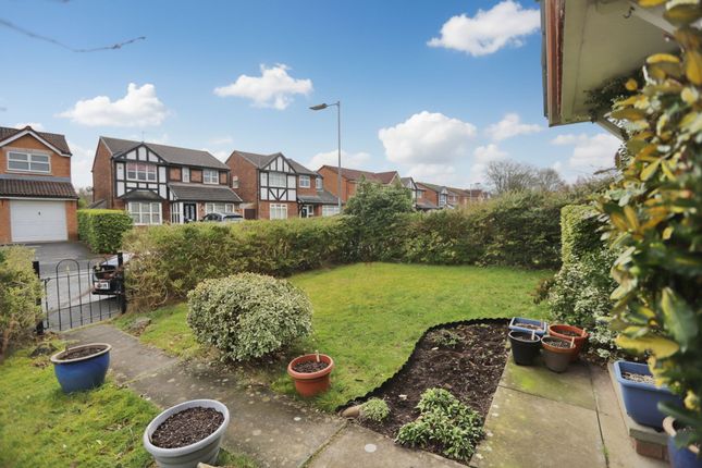 19 Parkside Close, Manchester photo 2
