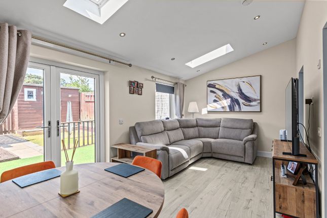 148 Sutherland Way, Livingston, West Lothian photo 2