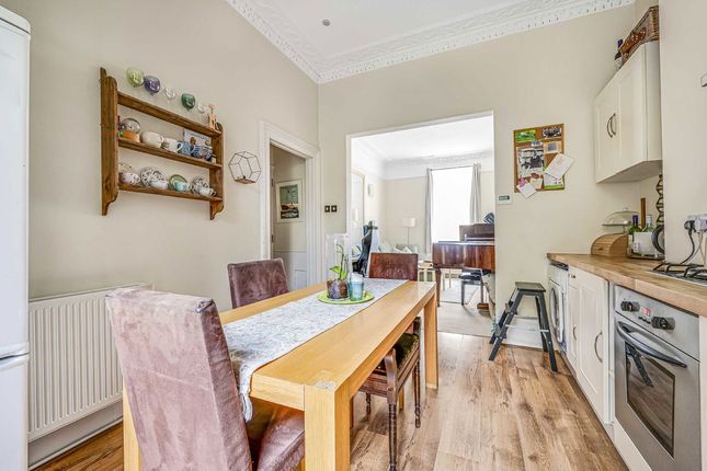 Ground Floor Flat, 166, Cambridge Street, London photo 3