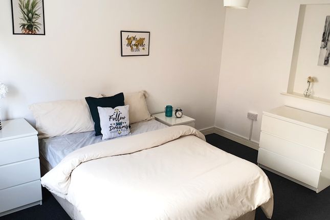 Thumbnail Studio to rent in Wolverhampton Street, Willenhall