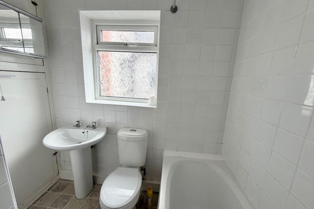 323a, Bolton Road, Bury photo 5