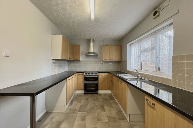 22, Flore Close, Cambridgeshire photo 5